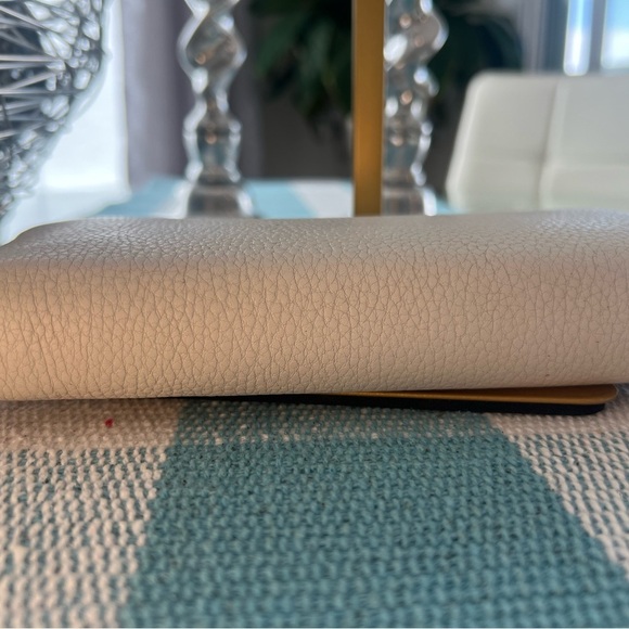 Michael Kors White Jetset Wallet/Wristlet - Picture 4 of 6